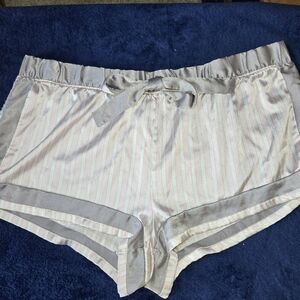 Victorias Secret Size Large Pull On Silky Shorty PJ Lounge Shorts Pink White